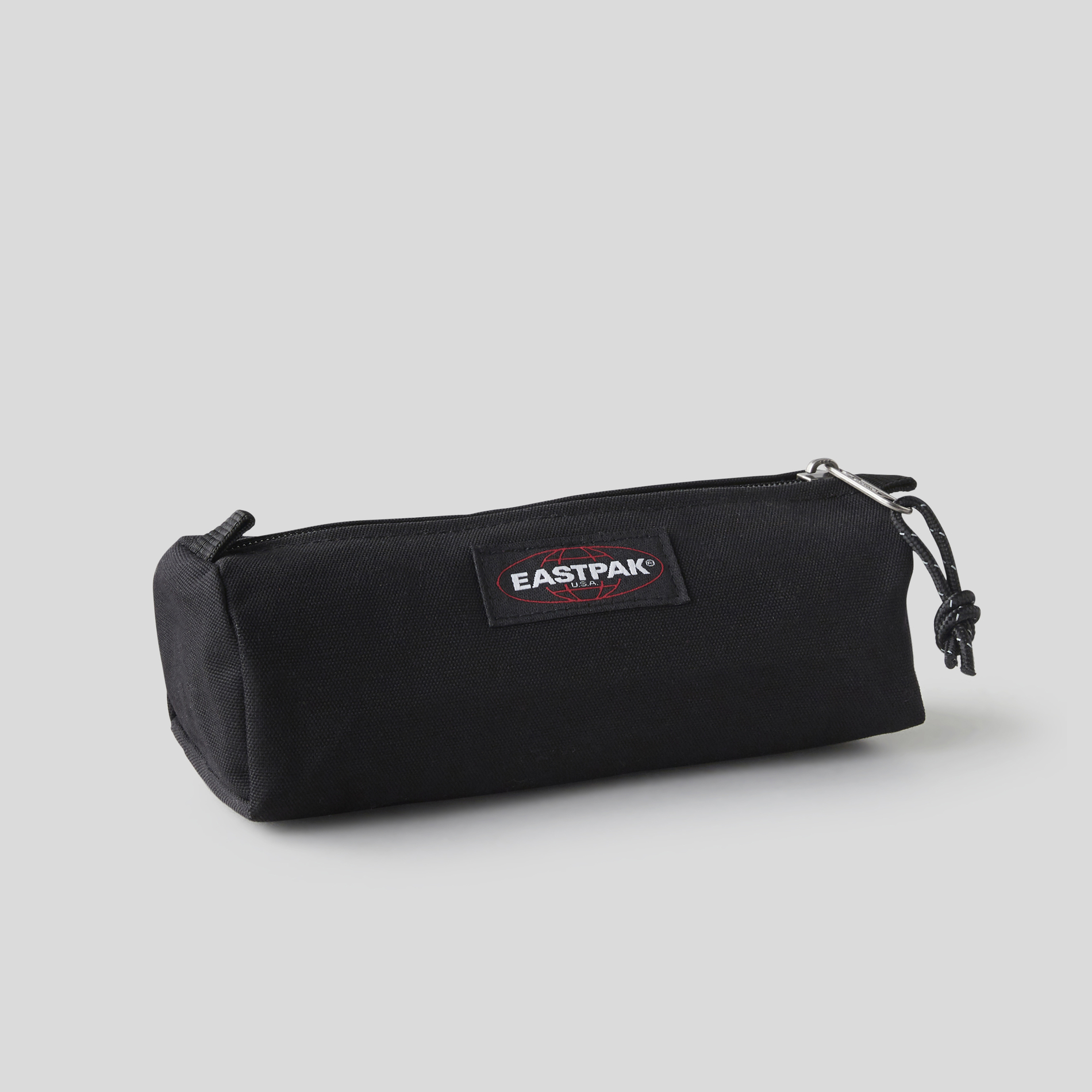 Eastpak trousse 1 compartiment benchmark rond black Eastpak trousse 1 compartiment benchmark rond black